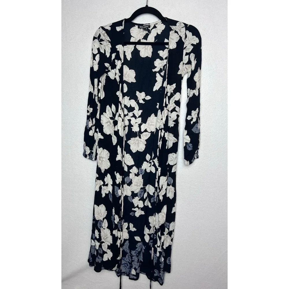 Billabong Women's Floral Wrap Dress Size XS Long Sleeve White Blue Flowers